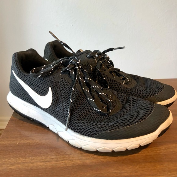 Nike shoes - Picture 2 of 4